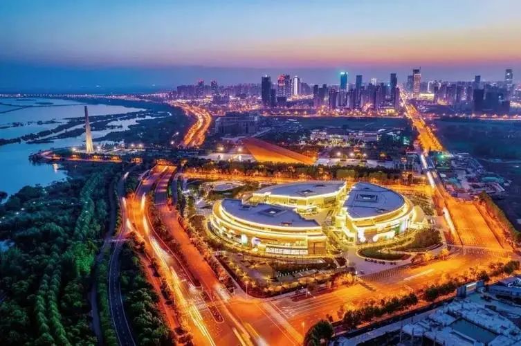 安徽阳光下的温馨故事